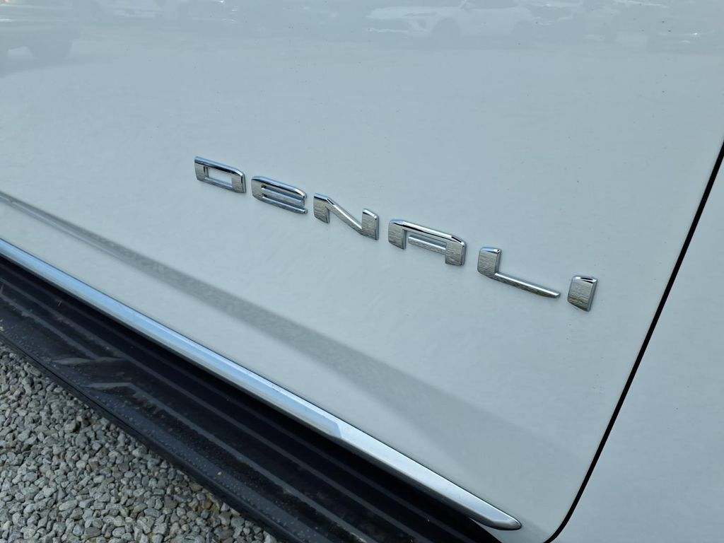 New 2026 GMC Yukon XL Denali w/ Advanced Technology Package AWD/4WD image 10