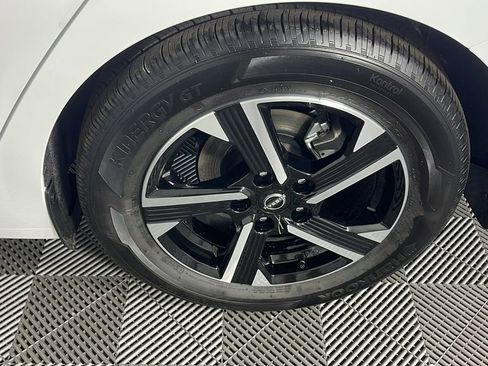 New 2025 Nissan Sentra SV w/ All-Weather Package image 31