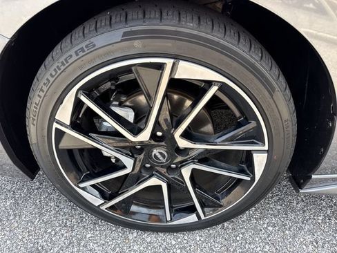 Used 2025 Nissan Sentra SR FWD image 38