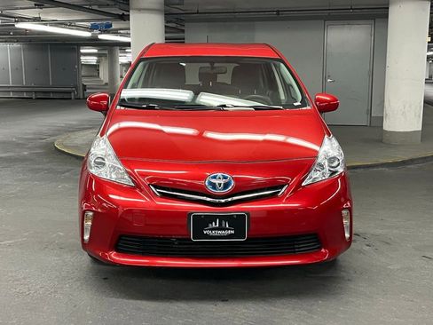 Used 2014 Toyota Prius V Five image 27