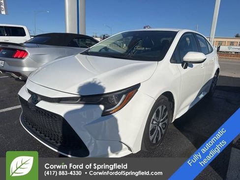 Used 2022 Toyota Corolla LE image 3