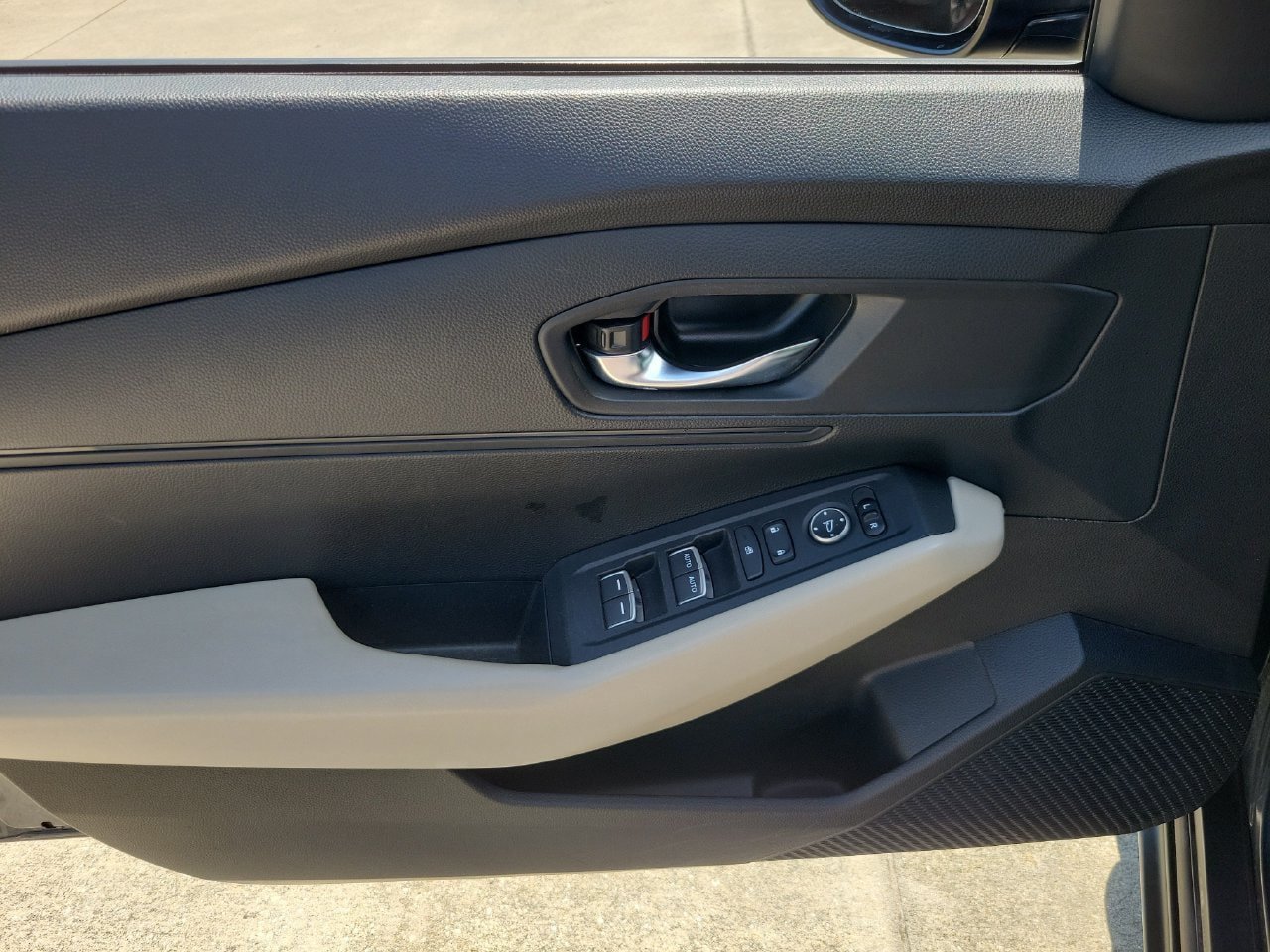 Used 2023 Honda Accord LX image 11
