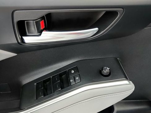Certified 2024 Toyota Highlander XLE AWD/4WD image 24
