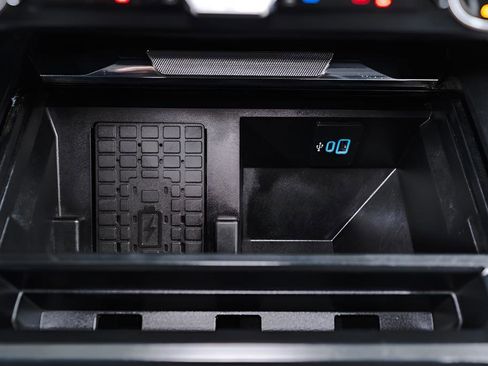 Used 2025 Ford F250 Lariat w/ Black Appearance Package image 19