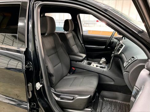Used 2021 Jeep Grand Cherokee Laredo AWD/4WD image 10