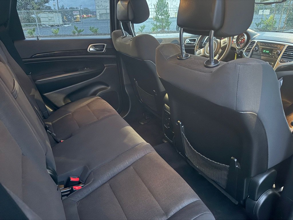 Used 2012 Jeep Grand Cherokee Laredo AWD/4WD image 12