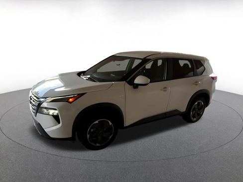 Used 2025 Nissan Rogue SV image 8