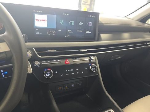 Used 2025 Hyundai Sonata SEL FWD image 8
