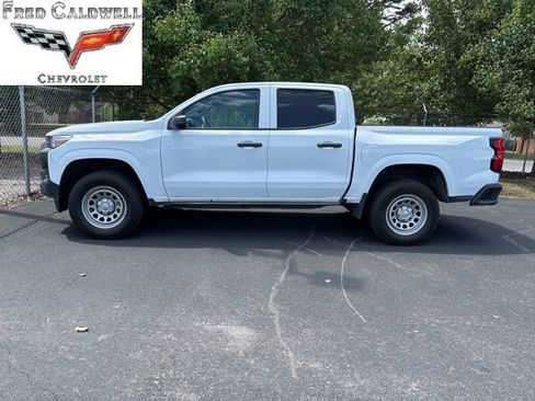 Used 2023 Chevrolet Colorado W/T RWD image 3