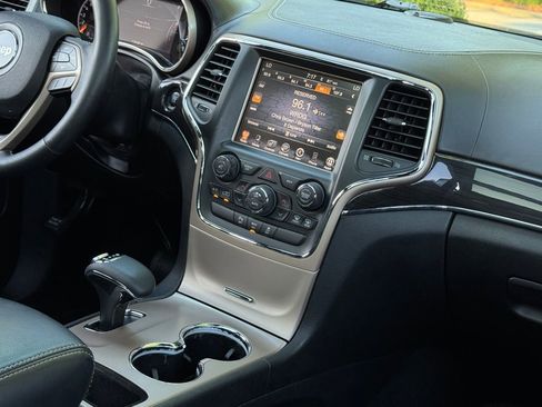 Used 2014 Jeep Grand Cherokee Overland RWD image 26