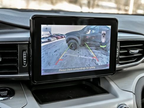 Used 2023 Ford Explorer XLT w/ Equipment Group 202A image 23