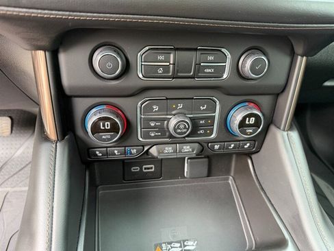 Used 2024 Chevrolet Tahoe High Country AWD/4WD image 41