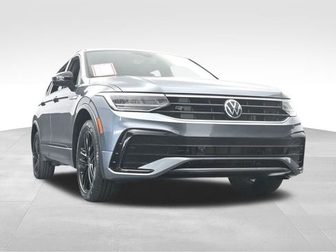 Used 2022 Volkswagen Tiguan SE R-Line AWD/4WD image 70