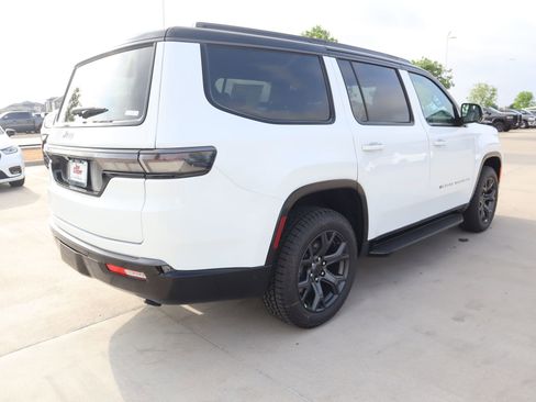 New 2026 Jeep Grand Wagoneer 4WD image 23