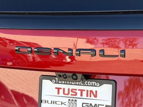 New 2026 GMC Yukon Denali w/ Denali Reserve Package AWD/4WD image 31