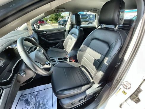 Used 2023 Volkswagen Jetta SE FWD image 15