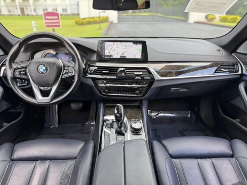 Used 2018 BMW 530e xDrive image 16