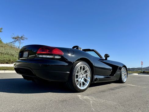 Used 2003 Dodge Viper SRT-10 image 9