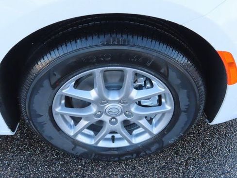 New 2026 Chrysler Pacifica Select image 12