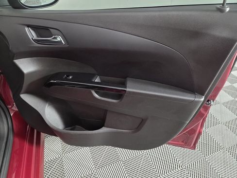 Used 2018 Chevrolet Sonic LT w/ Convenience Package FWD image 39