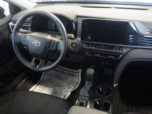 Used 2025 Toyota Camry LE w/ Convenience Package image 24