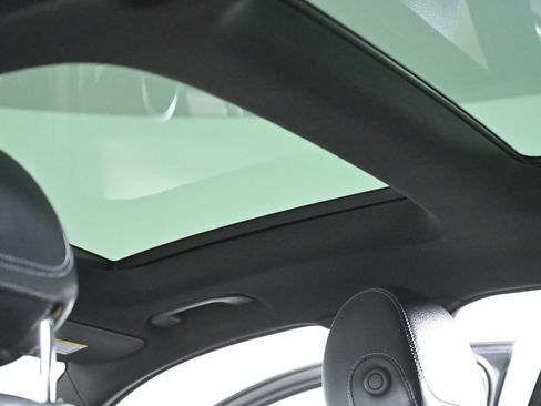 Used 2018 Mercedes-Benz GLC 300 4MATIC image 31