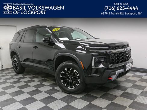 Used 2024 Chevrolet Traverse Z71 AWD/4WD image 1