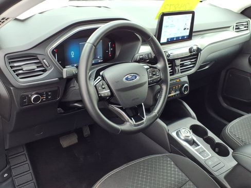 Certified 2025 Ford Escape Active w/ Cold Weather Package AWD/4WD image 16