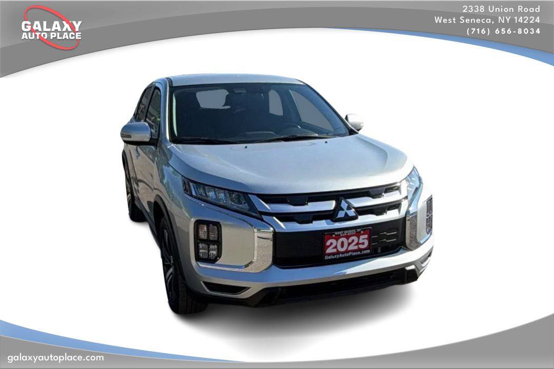 Used 2025 Mitsubishi Outlander Sport SE AWD/4WD image 3