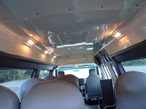 Used 2014 Ford E-250 and Econoline 250 Extended w/ Power Group image 39