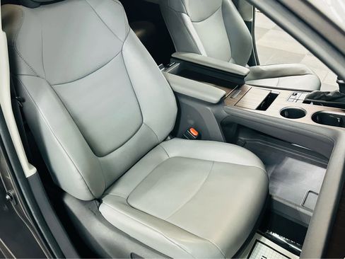 Certified 2024 Toyota Sienna XLE w/ XLE Plus Package image 24