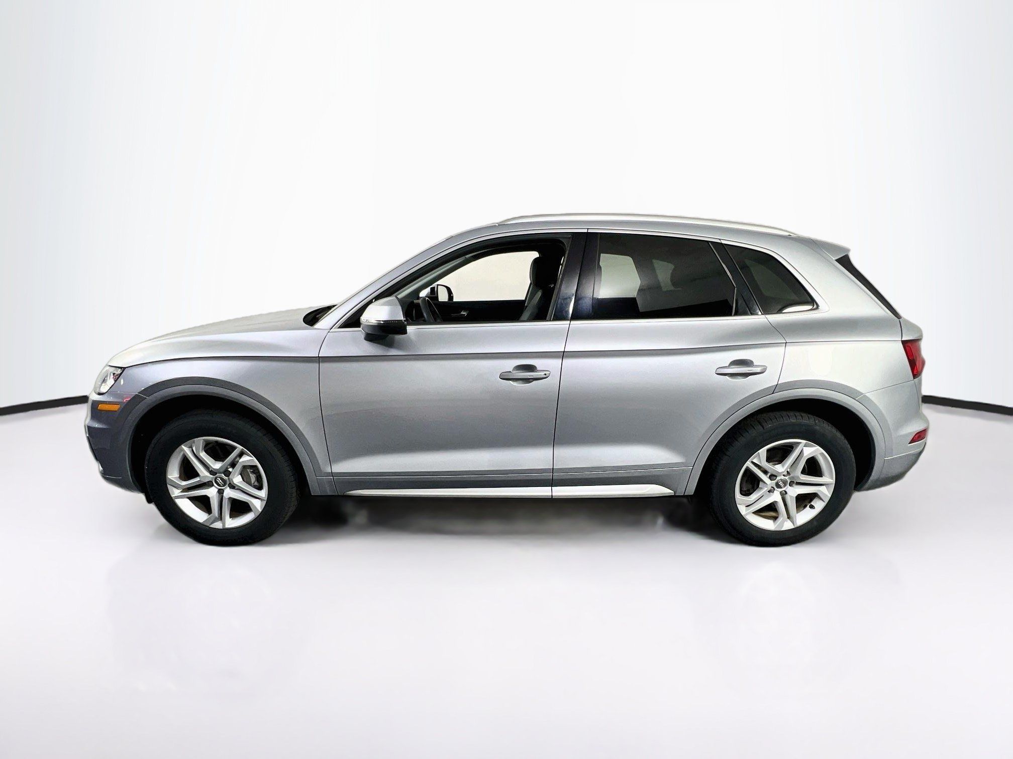 Used 2018 Audi Q5 2.0T Premium Plus w/ Premium Plus Package AWD/4WD image 8