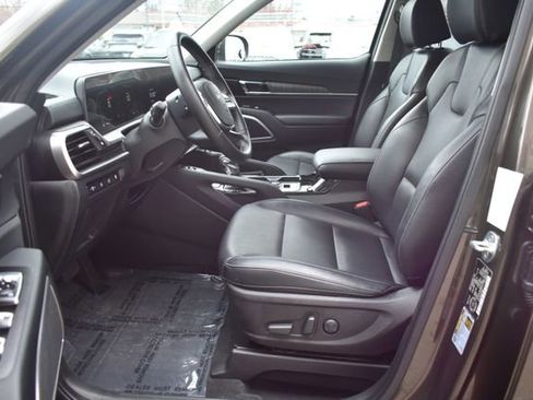Used 2023 Kia Telluride EX X-Line image 18