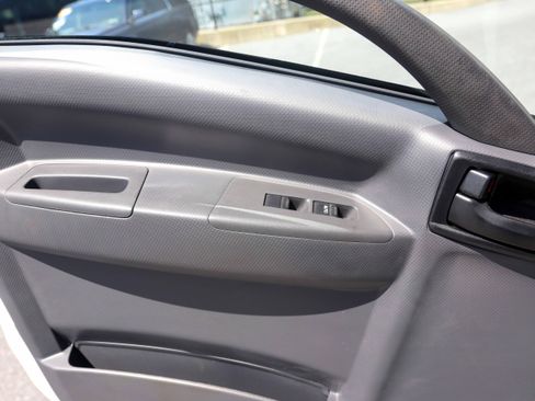 Used 2024 Isuzu NPR image 19