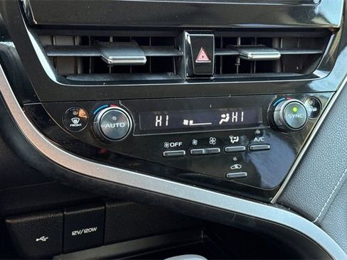 Used 2022 Toyota Camry SE image 24