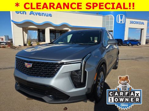 Used 2025 Cadillac XT4 Premium Luxury image 1