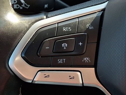 Used 2022 Volkswagen Tiguan SE AWD/4WD image 21