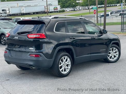 Used 2014 Jeep Cherokee Latitude FWD image 32