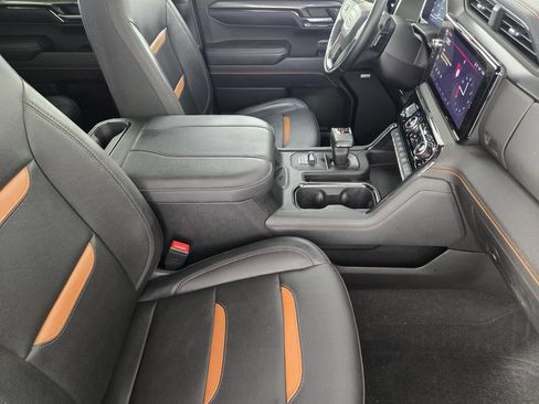 Used 2023 GMC Sierra 1500 AT4 w/ Technology Package AWD/4WD image 15
