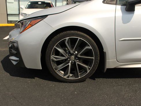 Used 2020 Toyota Corolla SE FWD image 3
