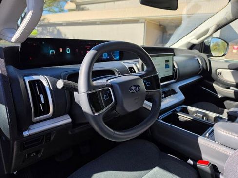 Certified 2025 Ford Expedition Active image 21