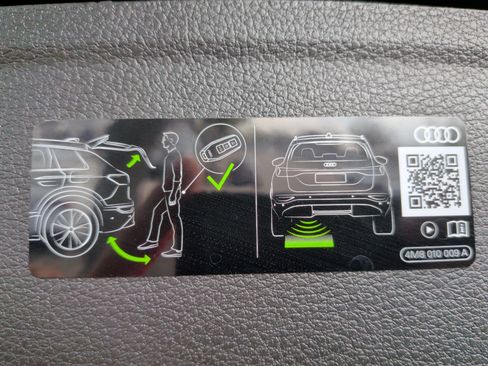 Certified 2025 Audi Q5 2.0T Premium w/ Convenience Plus Package image 40