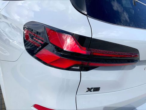 Used 2026 BMW X5 M60i image 14