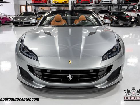 Used 2019 Ferrari Portofino RWD image 3