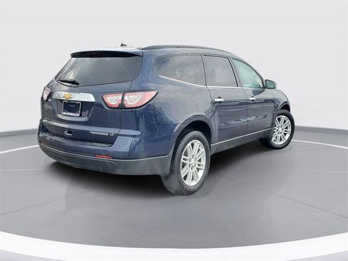 Used 2015 Chevrolet Traverse LT w/ Style and Technology Package image 3
