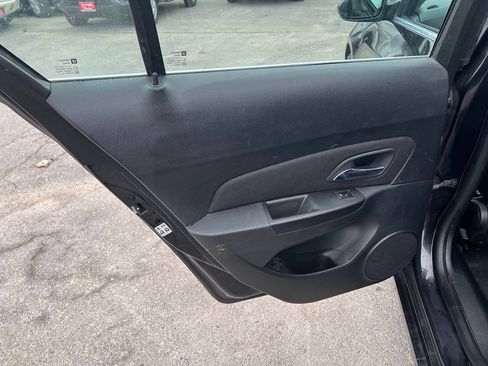 Used 2015 Chevrolet Cruze LT FWD image 3