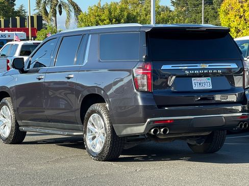 Used 2023 Chevrolet Suburban Premier AWD/4WD image 7