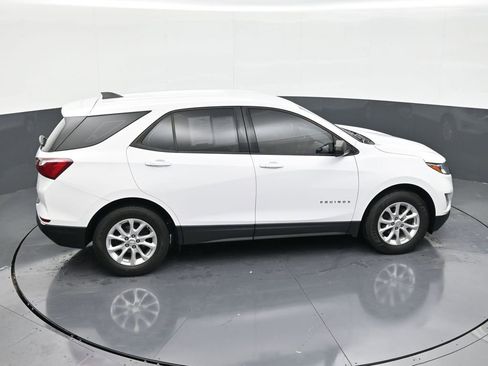 Used 2018 Chevrolet Equinox LS image 17