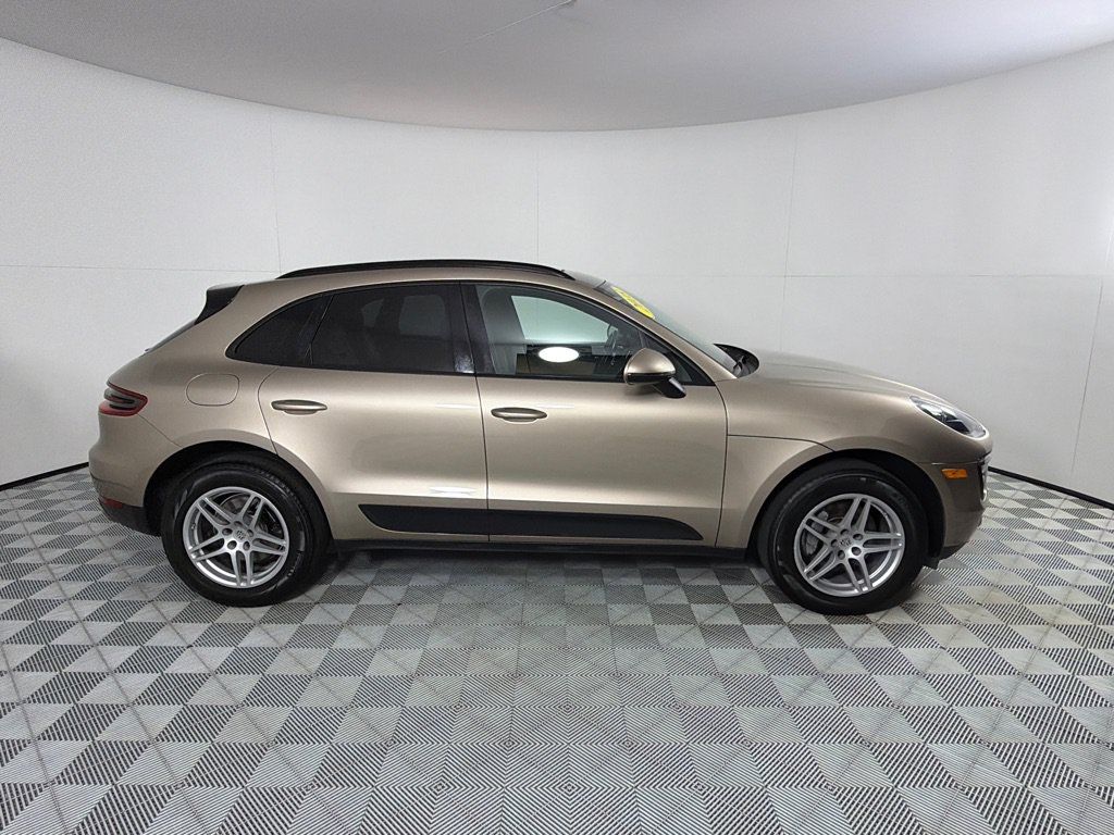 Used 2018 Porsche Macan AWD/4WD image 4