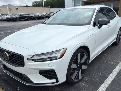 Used 2024 Volvo S60 T8 Plus w/ Climate Package AWD/4WD image 3